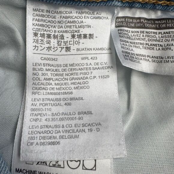 Levi’s Premium Straight Fit Wedgie High Rise Women’s Light Wash Blue Jeans Sz 27 - Picture 12 of 13